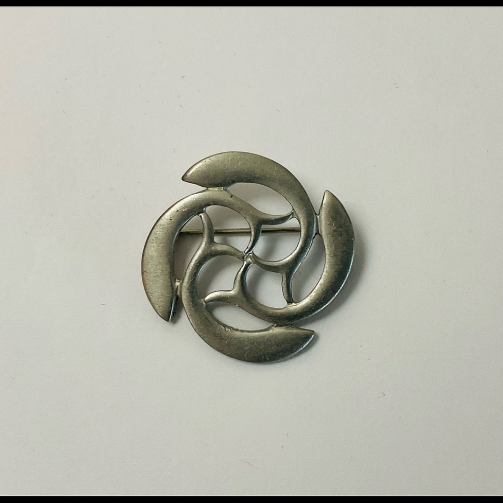 Signed Kenneth Kantro Vintage The Fish Swim Brooch/Pin Pewter